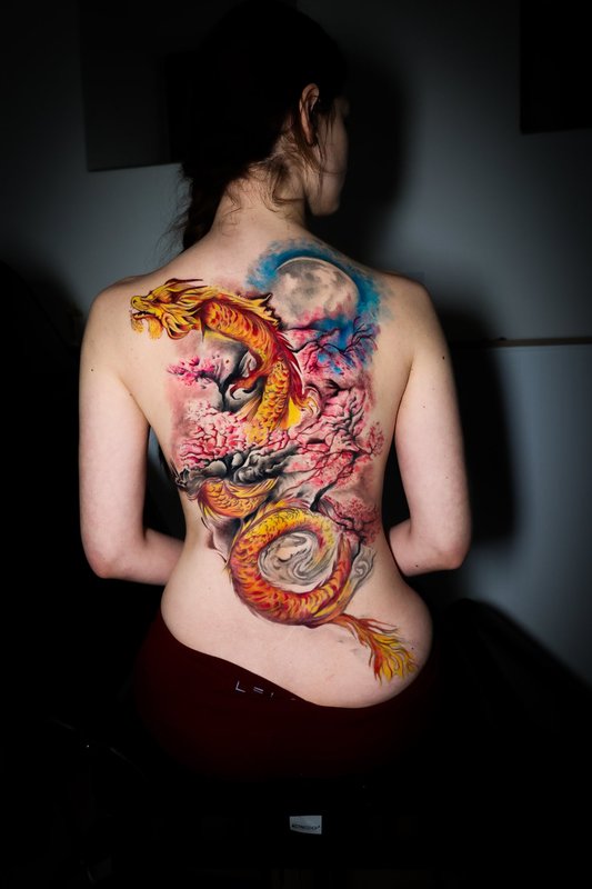 Drak — celá záda